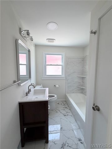 100 Calvin Court South, Tonawanda, NY 14150