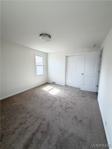 100 Calvin Court South, Tonawanda, NY 14150