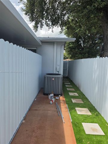 5290 NW 2nd Terrace 1, Miami, FL 33126
