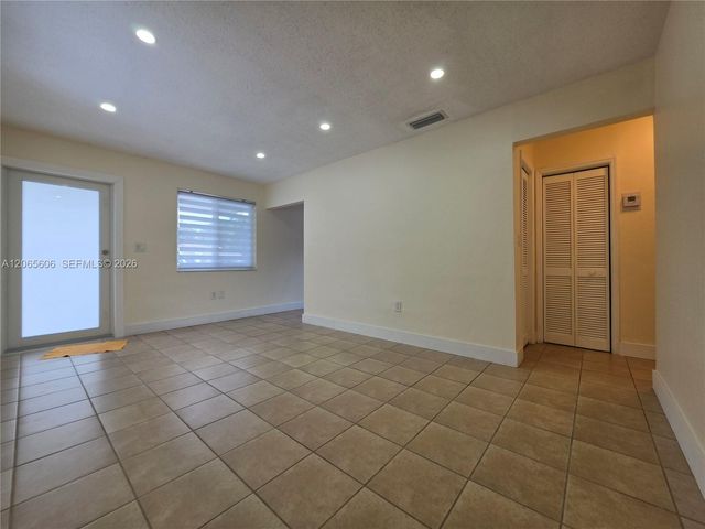 5290 NW 2nd Terrace 1, Miami, FL 33126