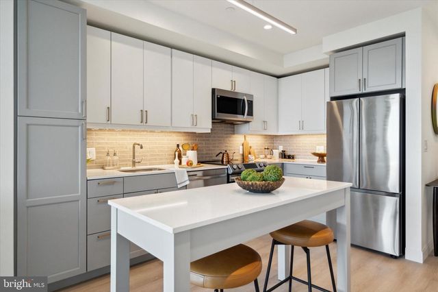 15 Dock St # 1707, Philadelphia, PA 19106