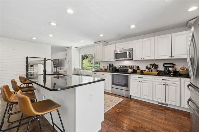 1000 WEIR DR, Rostraver, PA 15012