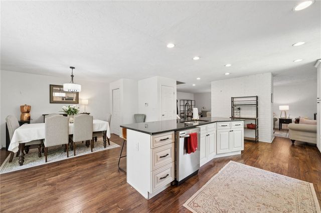 1000 WEIR DR, Rostraver, PA 15012