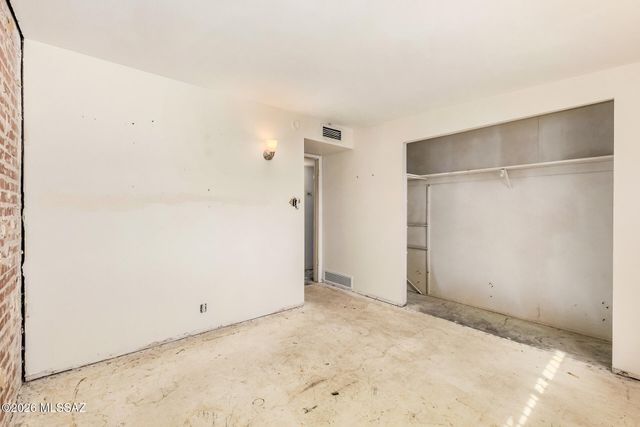 7427 E Juarez Street, Tucson, AZ 85710