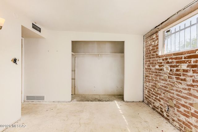 7427 E Juarez Street, Tucson, AZ 85710