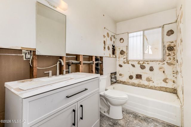 7427 E Juarez Street, Tucson, AZ 85710