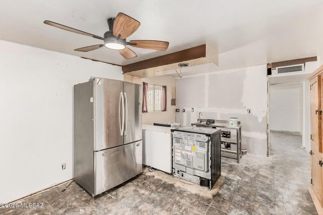 7427 E Juarez Street, Tucson, AZ 85710