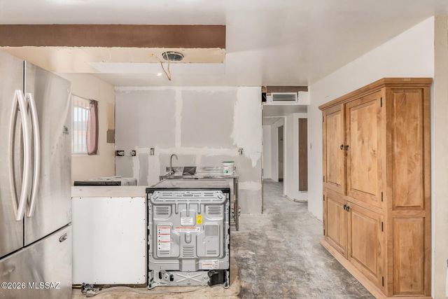 7427 E Juarez Street, Tucson, AZ 85710