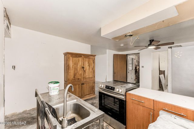 7427 E Juarez Street, Tucson, AZ 85710