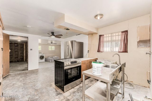 7427 E Juarez Street, Tucson, AZ 85710