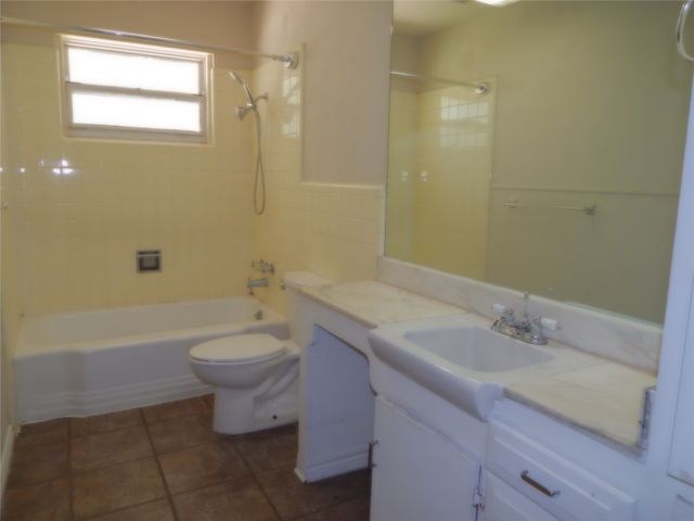 3577 Merrell Road, Dallas, TX 75229
