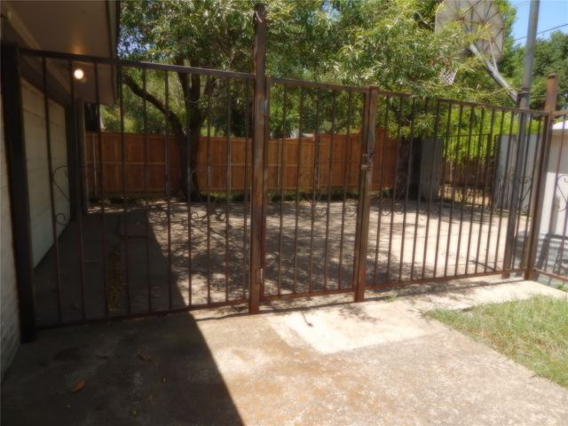 3577 Merrell Road, Dallas, TX 75229