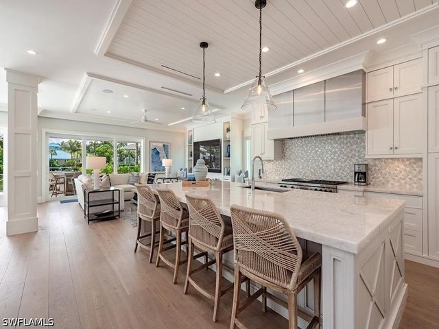 1959 4th ST S, Naples, FL 34102