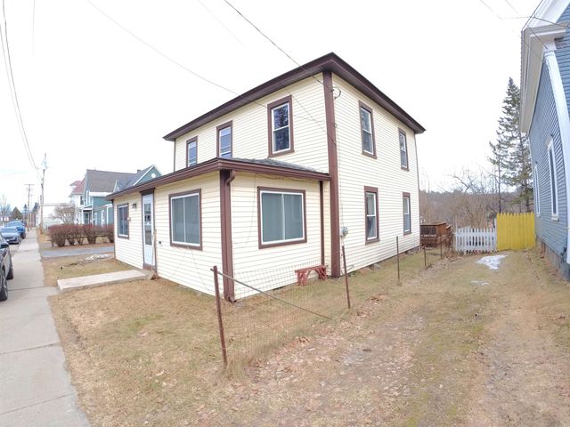 75 Autumn Street, Newport City, VT 05855