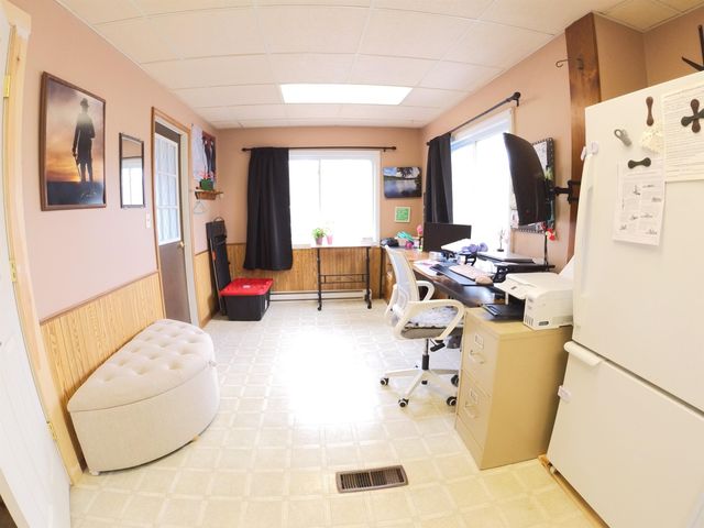 75 Autumn Street, Newport City, VT 05855