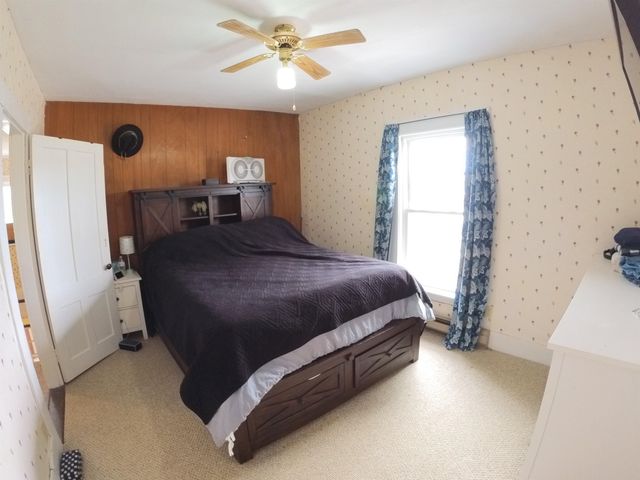 75 Autumn Street, Newport City, VT 05855