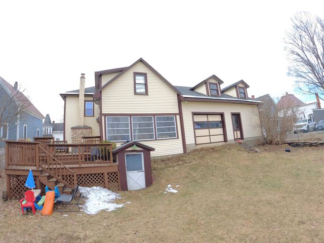 75 Autumn Street, Newport City, VT 05855