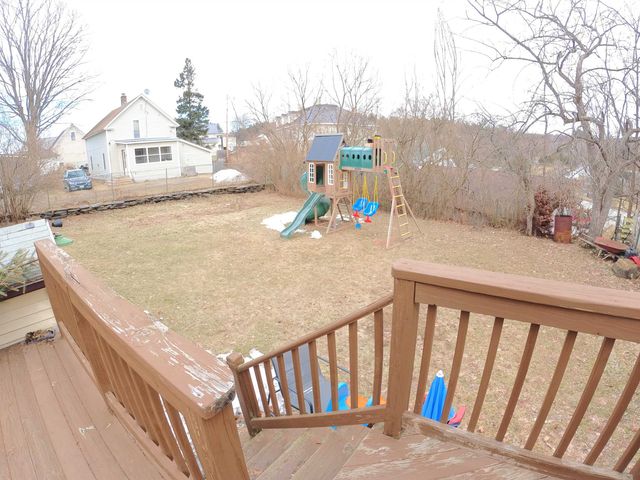 75 Autumn Street, Newport City, VT 05855