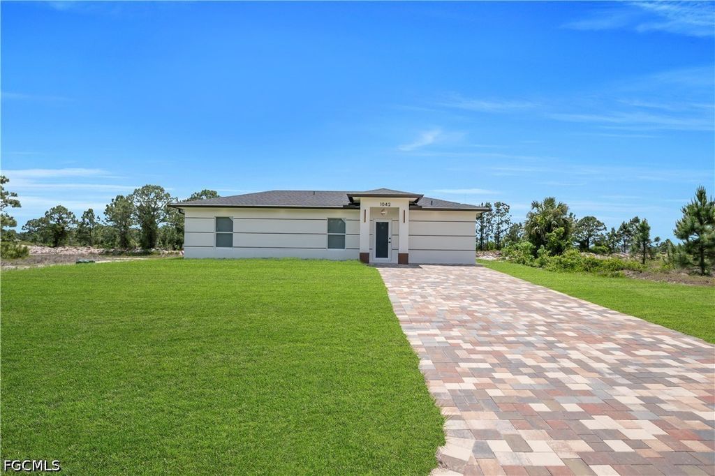 2914 4th ST SW, Lehigh Acres, FL 33976