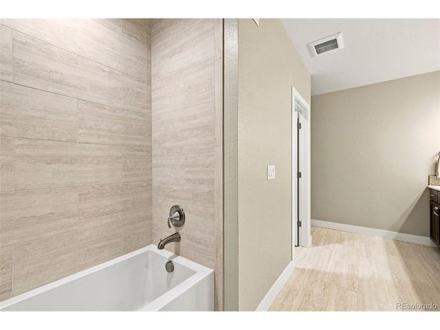 8263 Estes Park Ave, Littleton, CO 80125