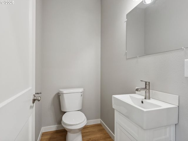 2417 Ne 54TH St, Vancouver, WA 98663