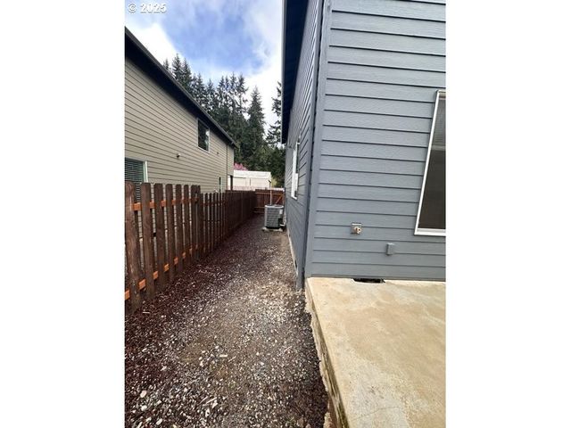 2417 Ne 54TH St, Vancouver, WA 98663