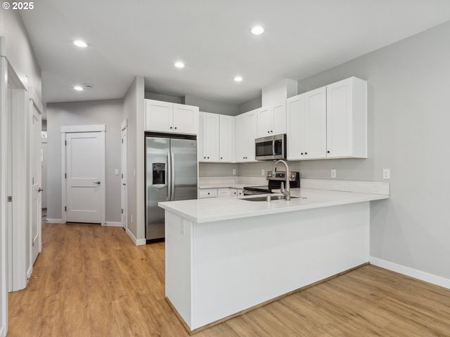 2417 Ne 54TH St, Vancouver, WA 98663