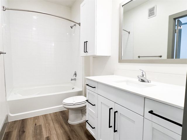 4020 McEwen Road 8115, Farmers Branch, TX 75244