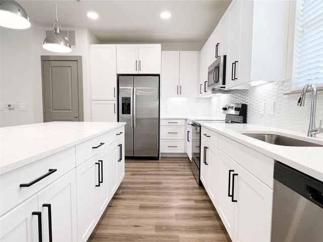 4020 McEwen Road 8115, Farmers Branch, TX 75244