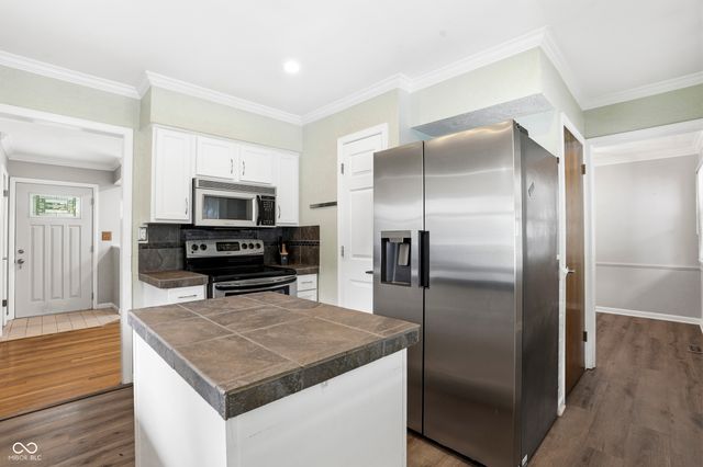 2530 Parr Drive, Indianapolis, IN 46220