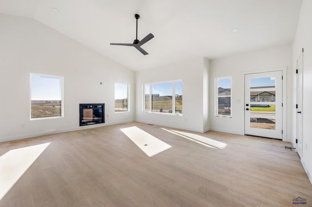 3408 TAYLOR MADE DR, Rapid City, SD 57703