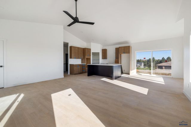 3408 TAYLOR MADE DR, Rapid City, SD 57703