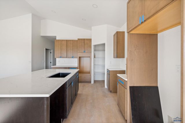 3408 TAYLOR MADE DR, Rapid City, SD 57703