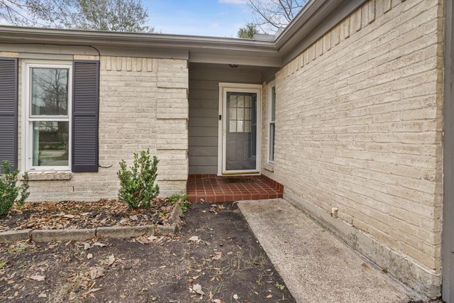 5710 Green Timbers Drive, Humble, TX 77346