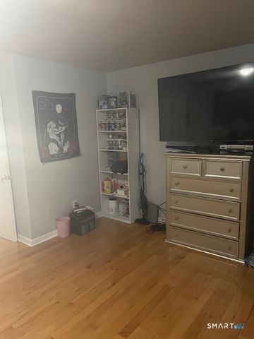 92 Glenstone Road, Waterbury, CT 06705