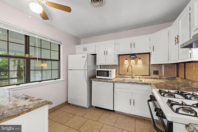 231 LEXINGTON DR, Little Egg Harbor Twp, NJ 08087