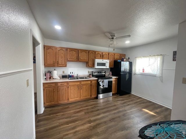 217 Nebraska Ave, Stratton, CO 80836