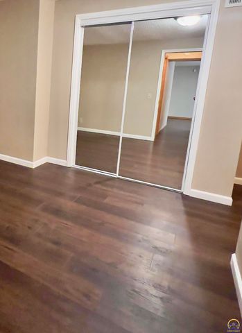 3839 SW Cambridge AVE, Topeka, KS 66610