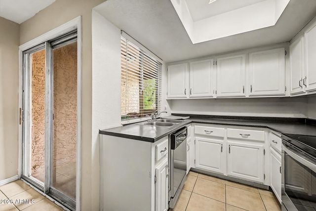 461 W HOLMES Avenue 283, Mesa, AZ 85210