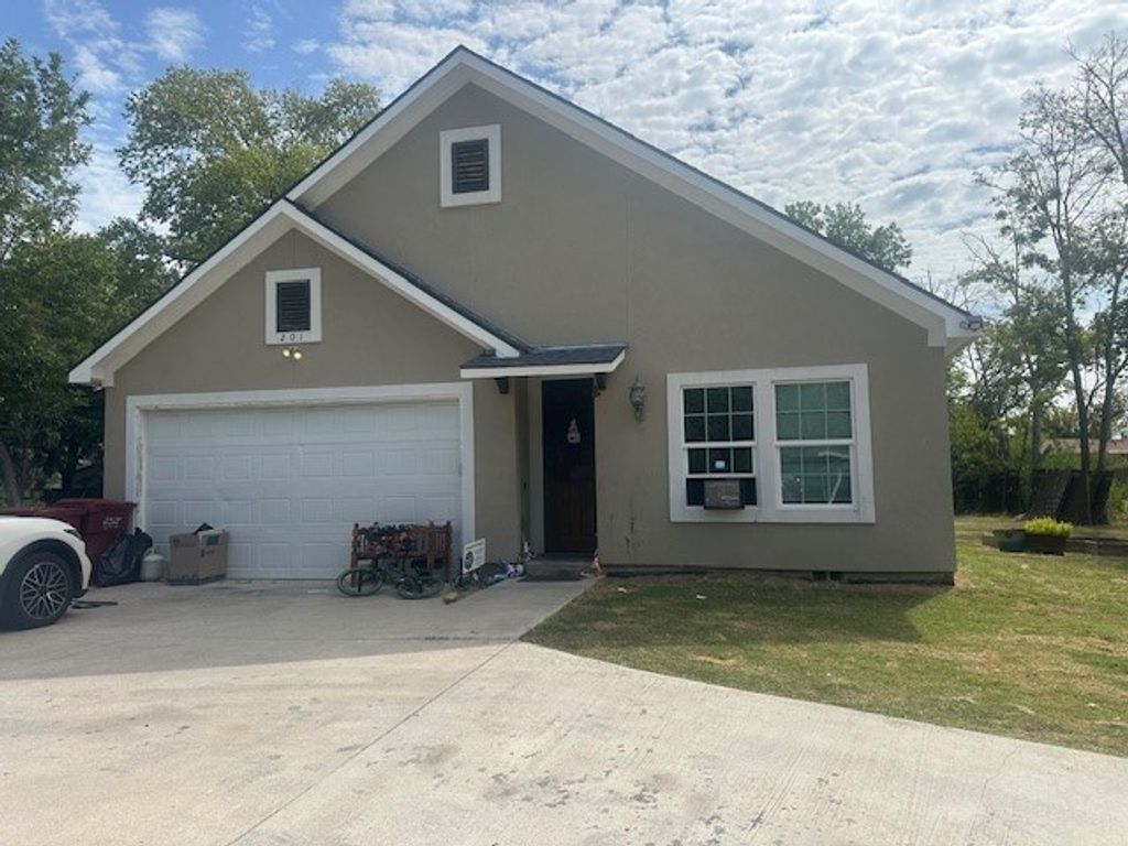201 N Jones, Quinlan, TX 75474