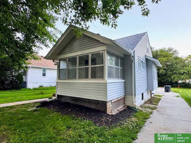 909 S 55 Street, Omaha, NE 68106