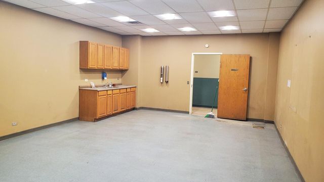 4301 W Grand Avenue, Chicago, IL 60651