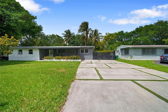369 NE 158th St, Miami, FL 33162