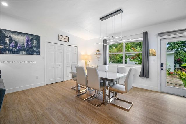 369 NE 158th St, Miami, FL 33162