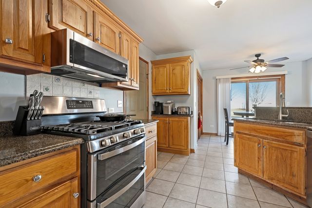 863 White Tail Bend, Manteno, IL 60950