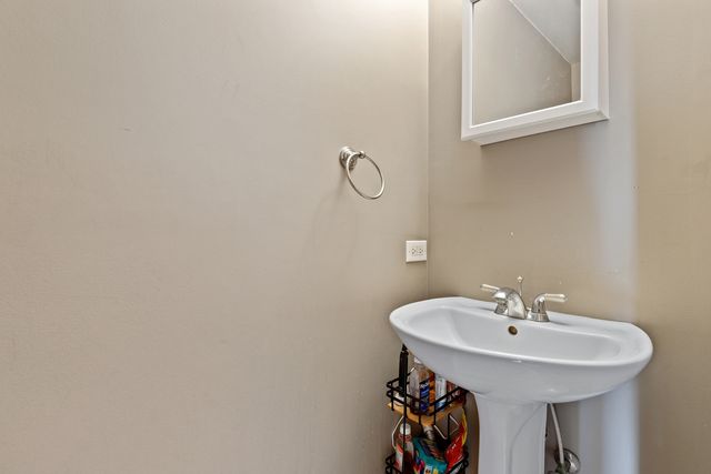 863 White Tail Bend, Manteno, IL 60950