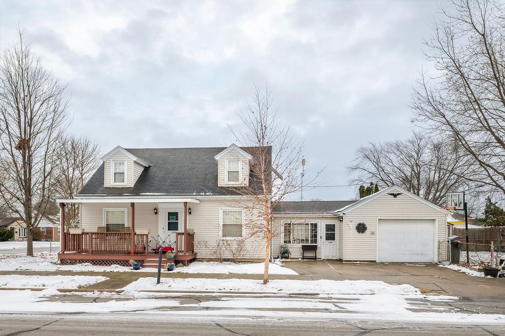 2301 Olive STREET, Racine, WI 53403