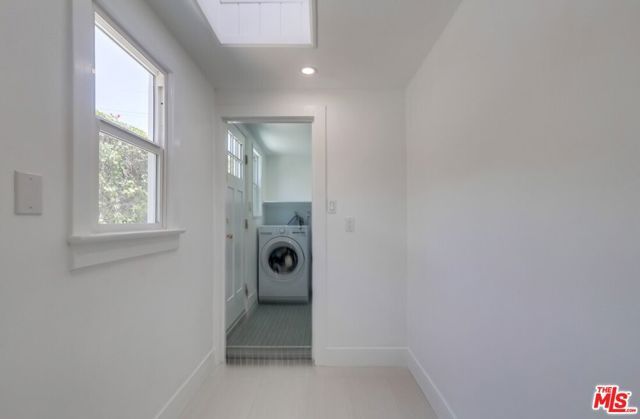1318 S Longwood Avenue, Los Angeles, CA 90019
