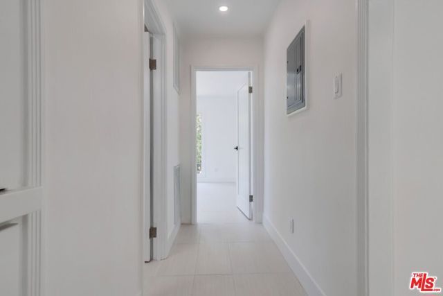 1318 S Longwood Avenue, Los Angeles, CA 90019