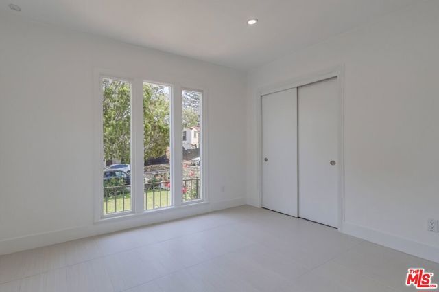 1318 S Longwood Avenue, Los Angeles, CA 90019